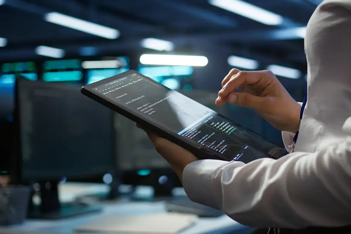 An engineer with a tablet: Unlock the power of DevOps