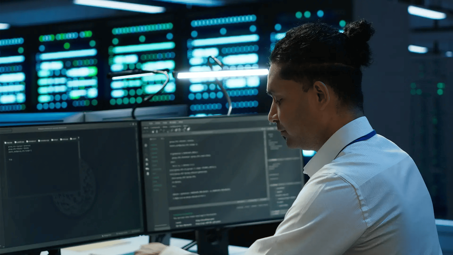 A telecom engineer working with DataOps